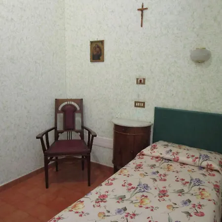 ベッド・アンド・ブレックファスト Casa S. Giuseppe Di Cluny *