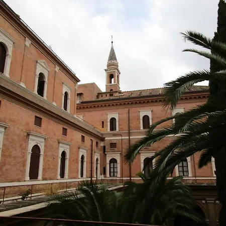 Casa S. Giuseppe Di Cluny فندق مبيت وإفطار *