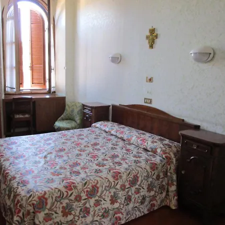 Alojamento de Acomodação e Pequeno-almoço Casa S. Giuseppe Di Cluny