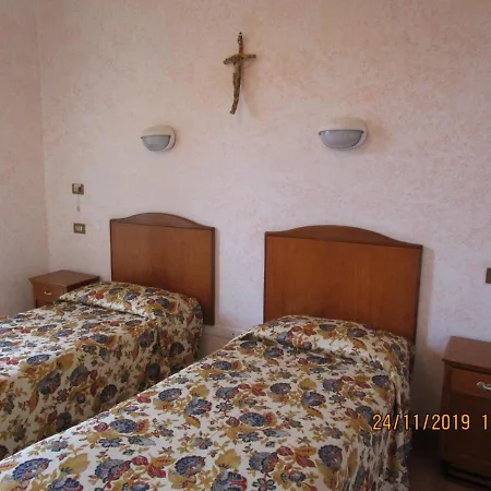 Casa S. Giuseppe Di Cluny Alojamento de Acomodação e Pequeno-almoço *