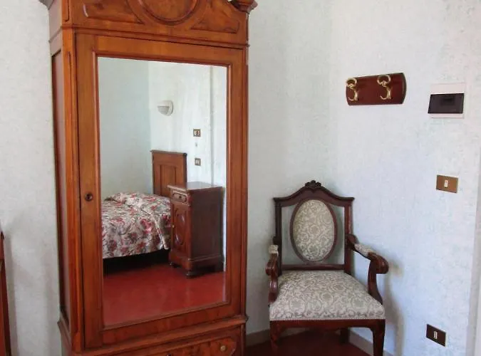 Casa S. Giuseppe Di Cluny 住宿加早餐酒店 *